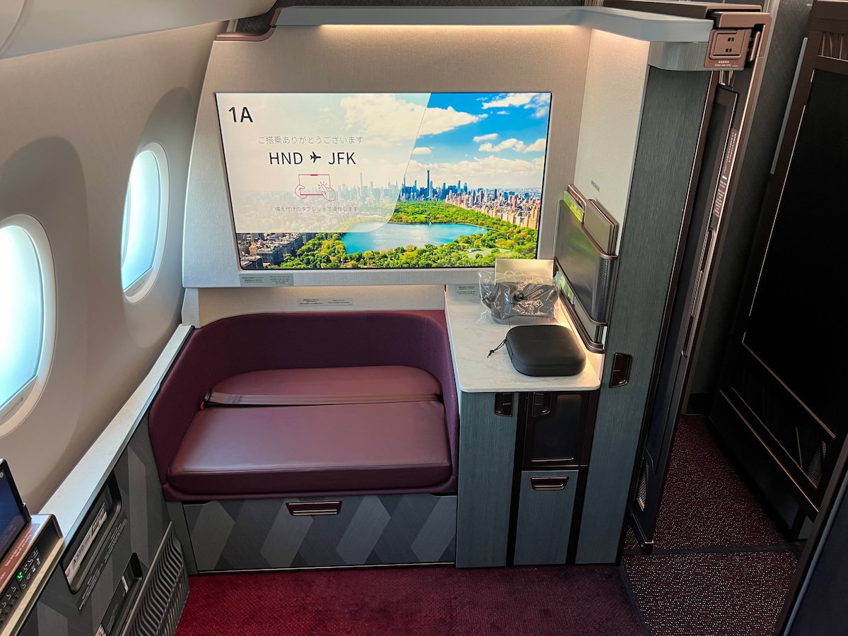 JAL A350-1000 ファーストクラス スイート内部