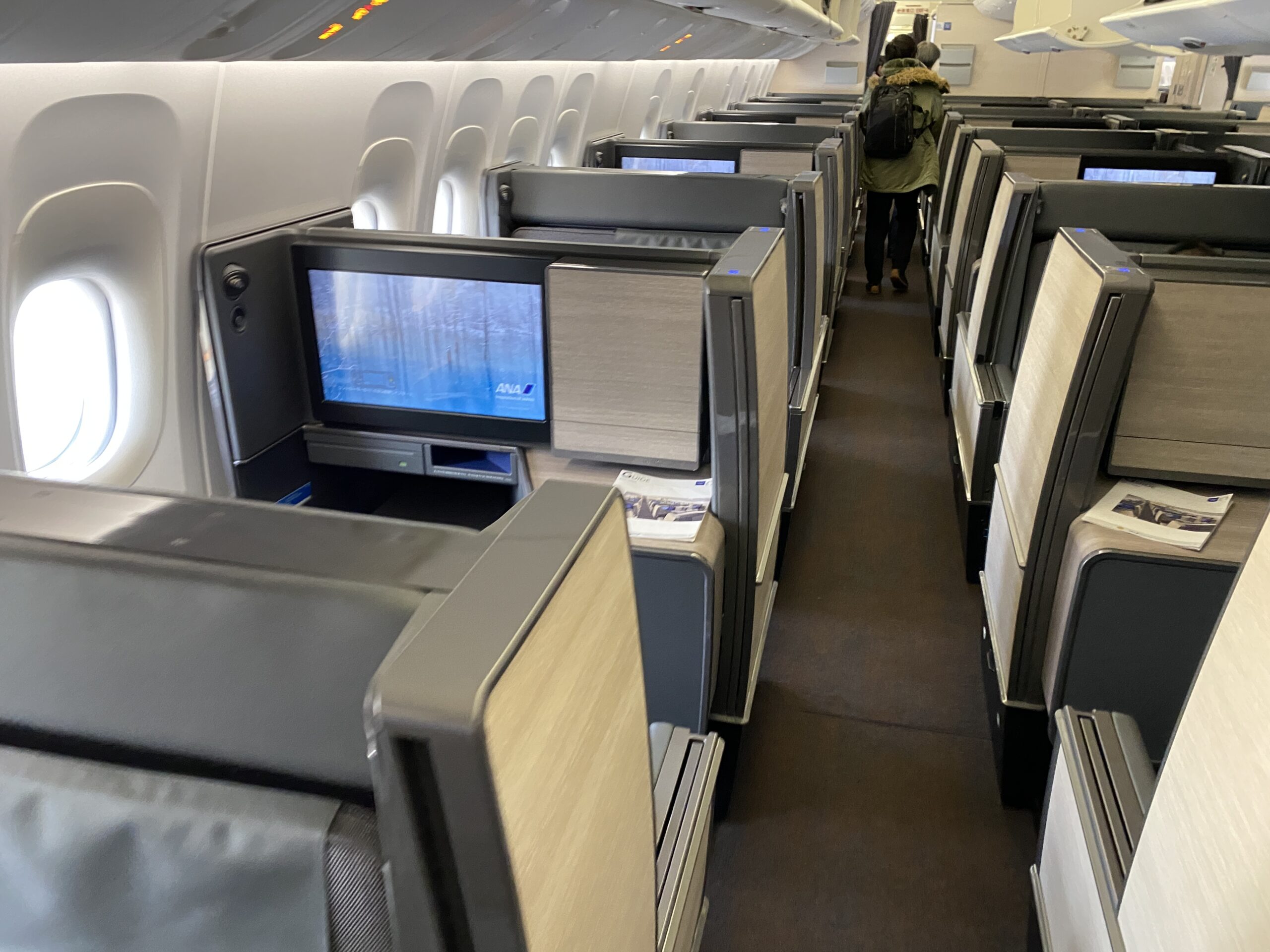 ANA 777-300ERの個室ビジネスクラス THE Roomの客室