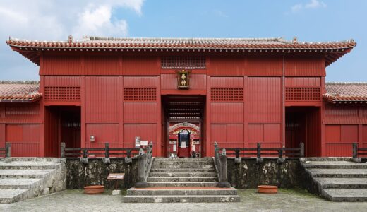 那覇観光完全ガイド——首里城・国際通り・牧志市場を1日で回るモデルコース