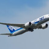 離陸するANA ボーイング787-8型機