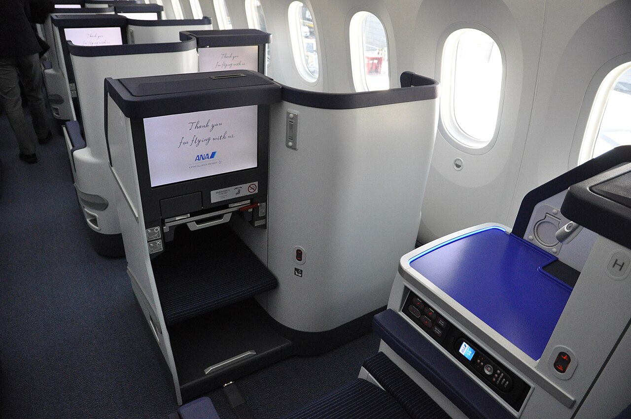 ANA B787-8型機のビジネスクラス客室