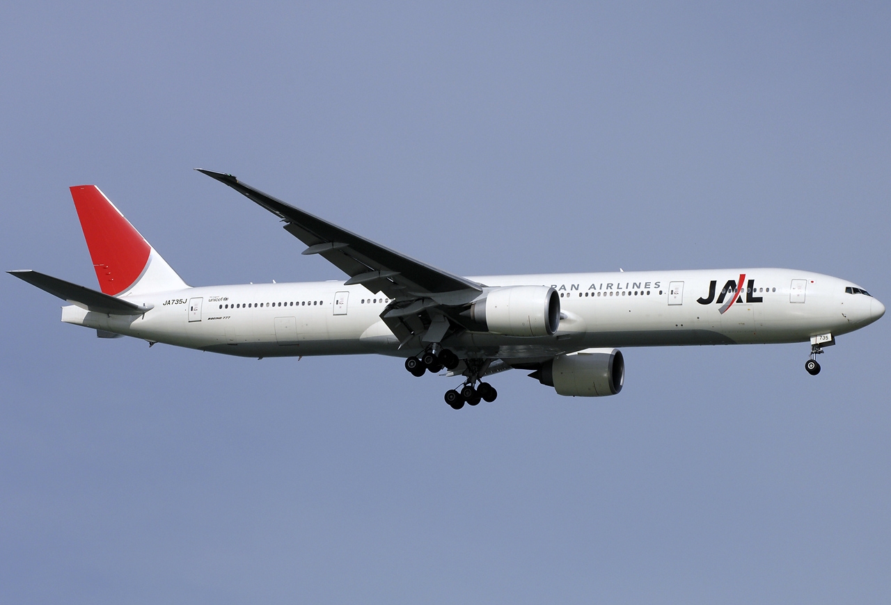 JALのボーイング777-300ER型機