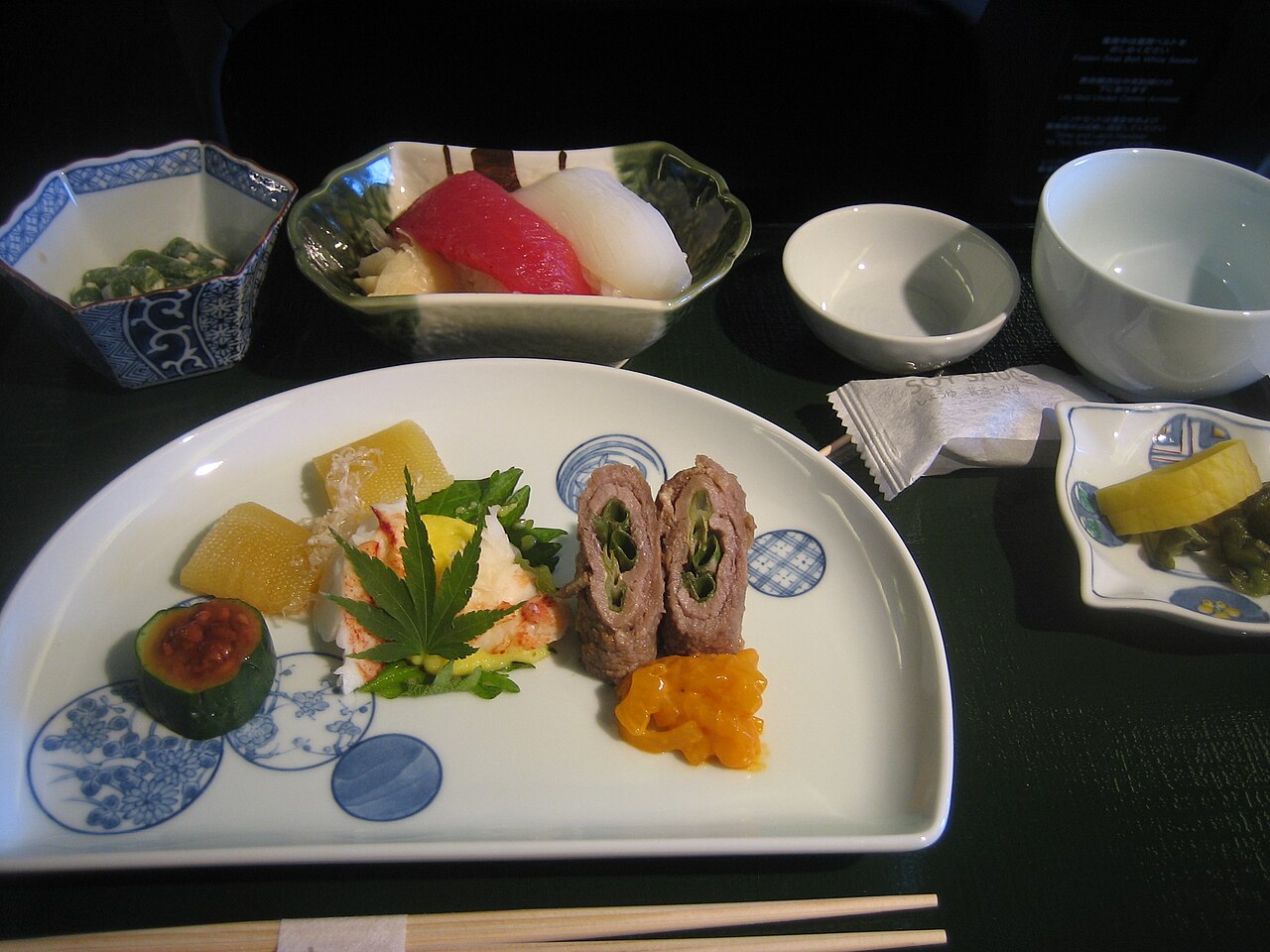 ビジネスクラスの和食機内食