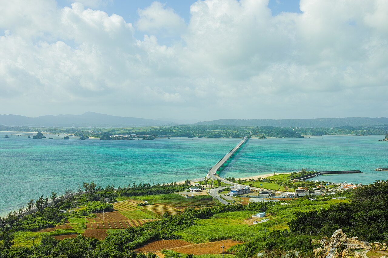 古宇利大橋と沖縄北部の海