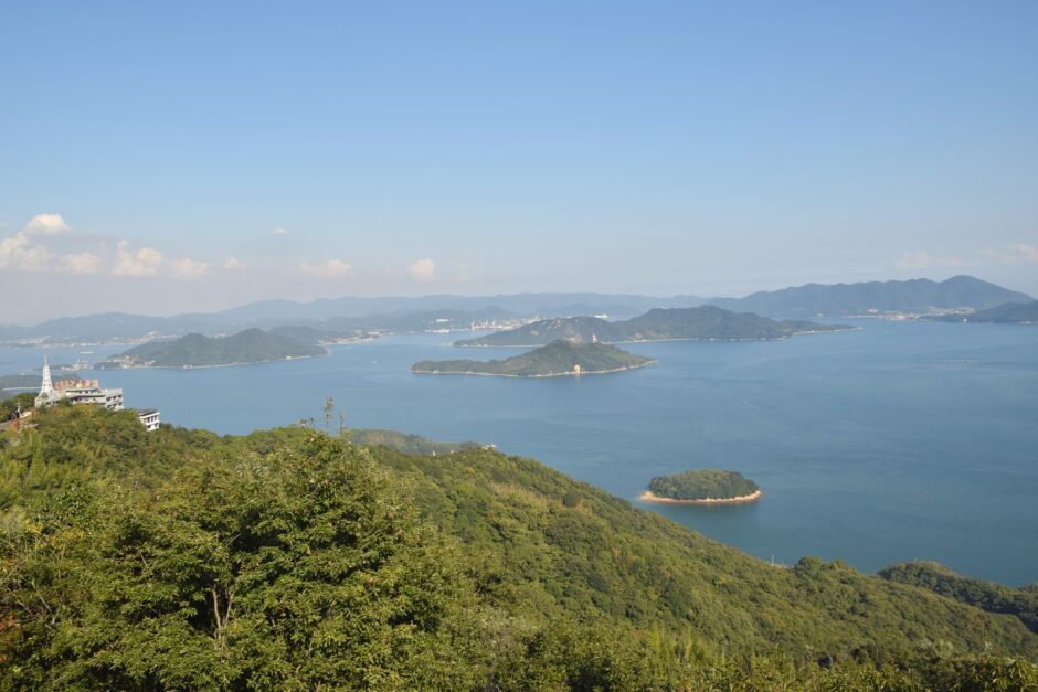 広島・尾道から望む瀬戸内海の島々