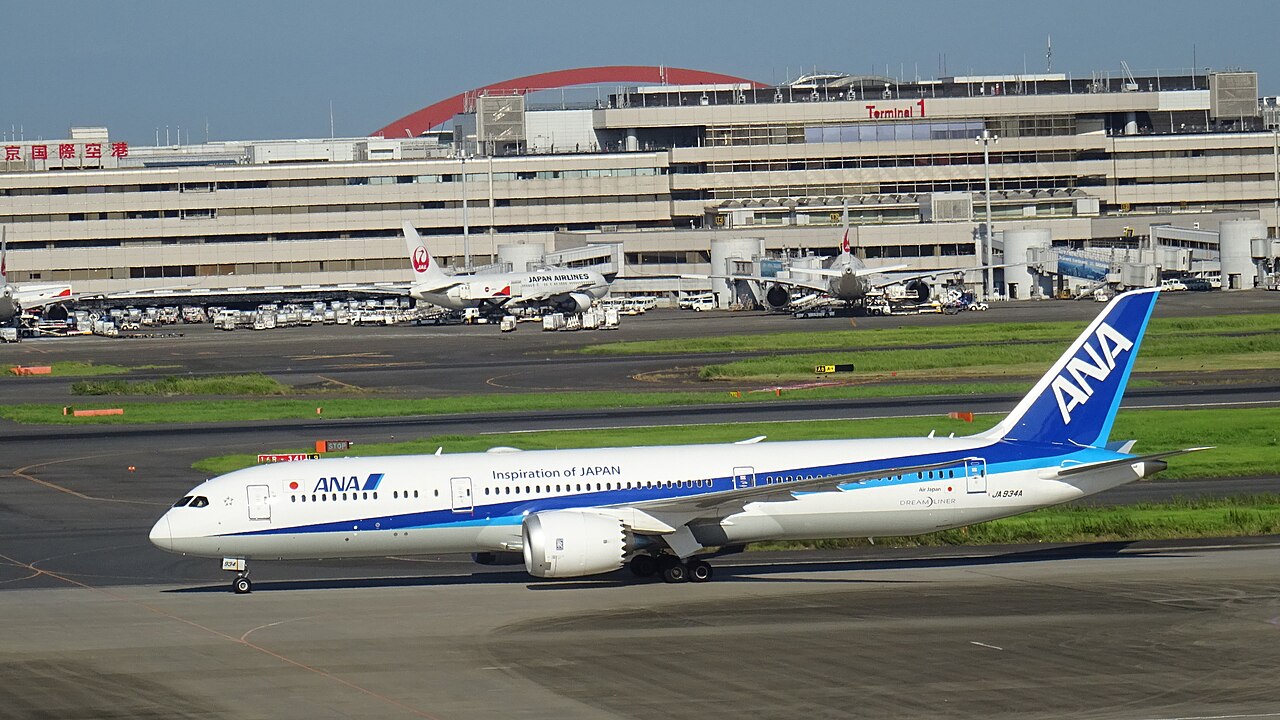 羽田空港のANA 787-9