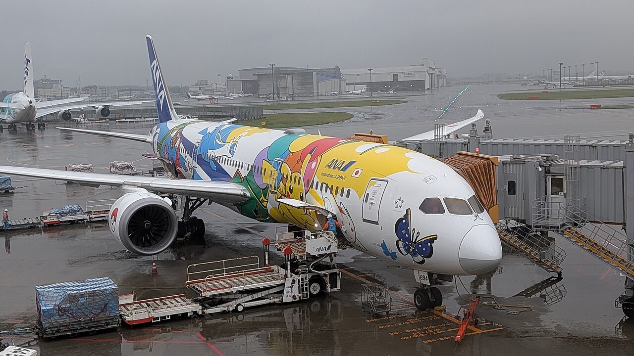現行の「ピカチュウジェットNH」(787-9・成田空港)