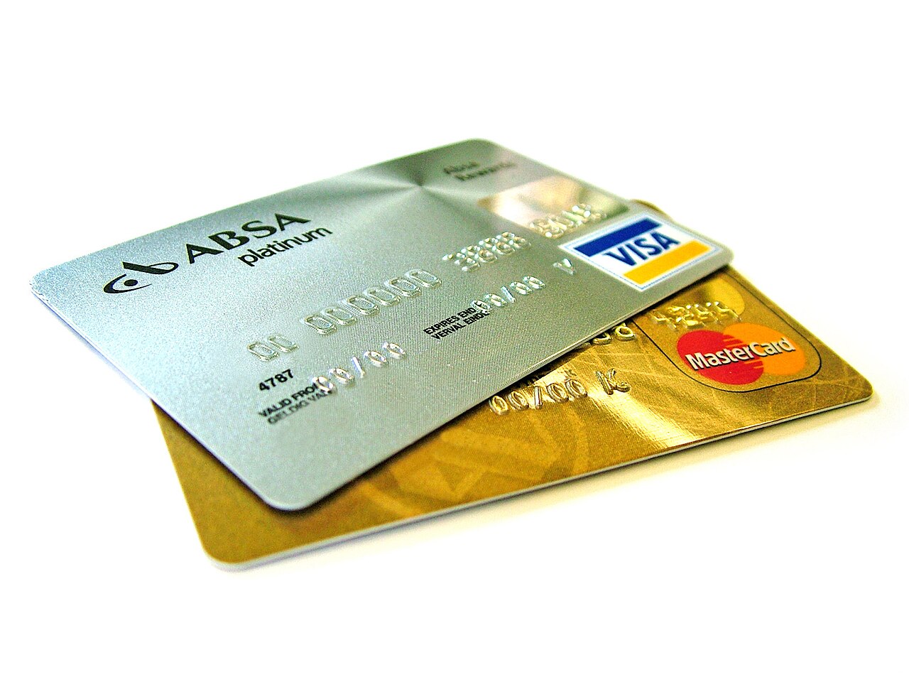 カフェでVISAデビットカードで支払う人