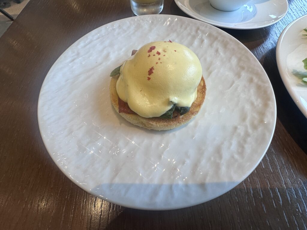 jw-marriott-nara-silk-road-dining-eggs-benedict