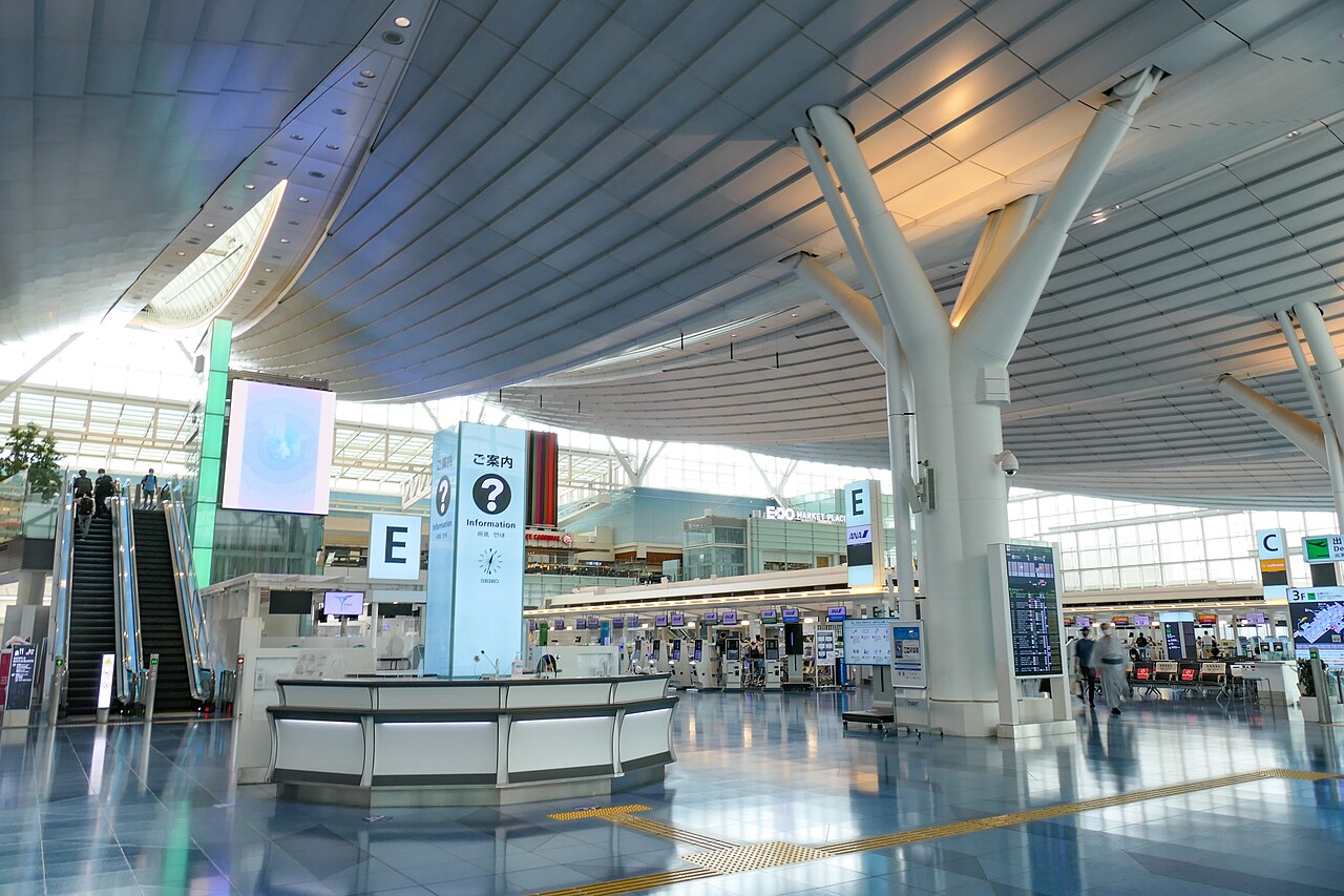 羽田空港第3ターミナルの出発ロビー