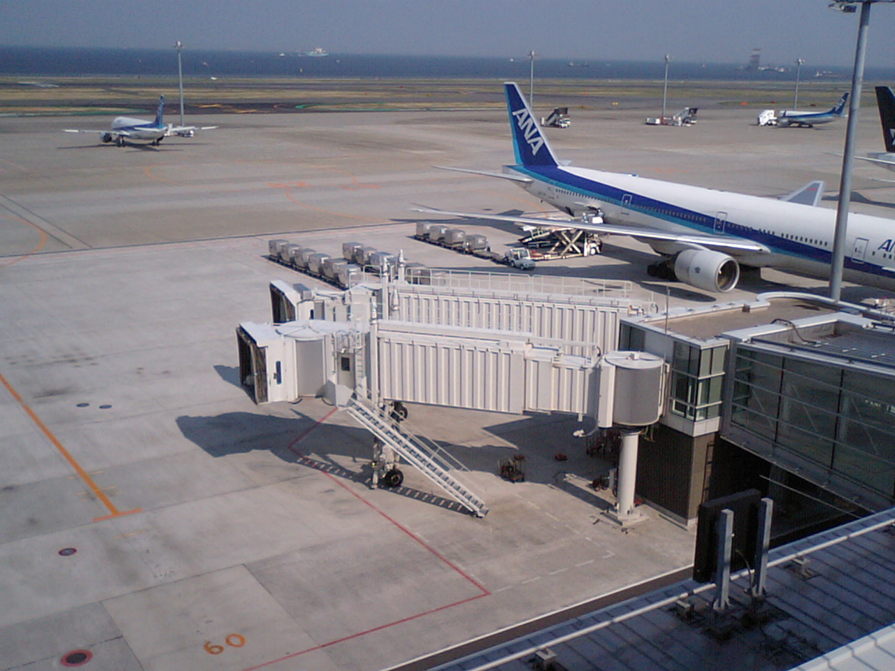 羽田空港の搭乗橋